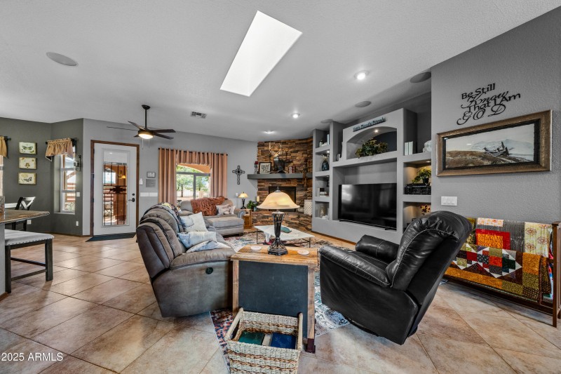 Interior - 8910 S Rio Santiago-10