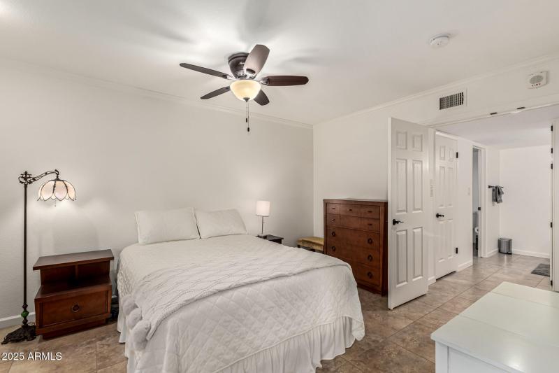 12 - Paradise Village