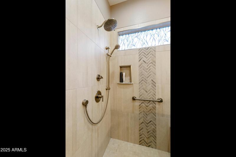 4267 E-029-025-DLB 4171-MLS_Size