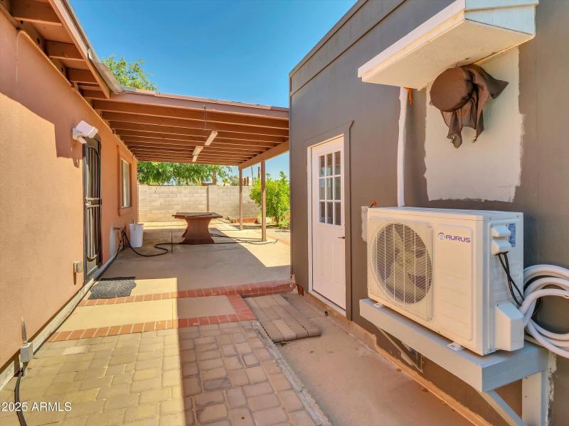 02-3421 W Country Gables Dr-2