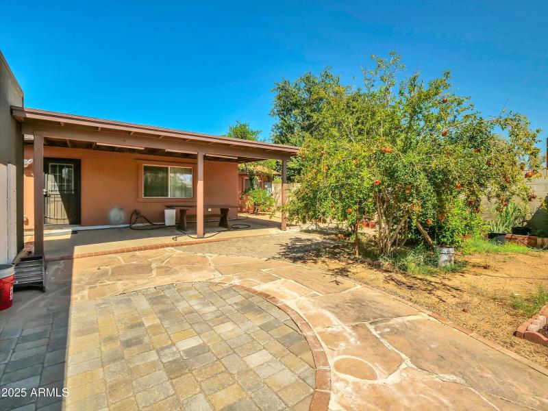 08-3421 W Country Gables Dr-8