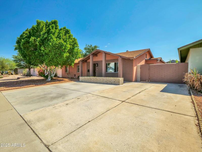 11-3421 W Country Gables Dr-11