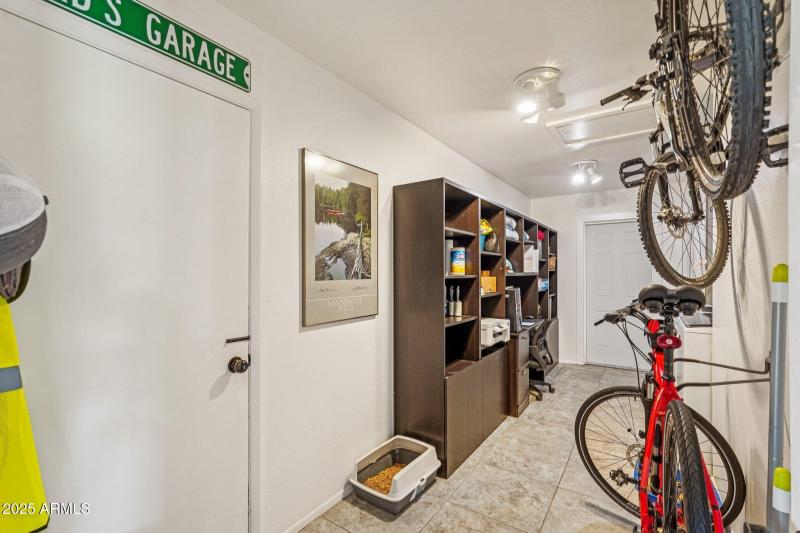 34-web-or-mls-W Caribbean Ln-S0909-034