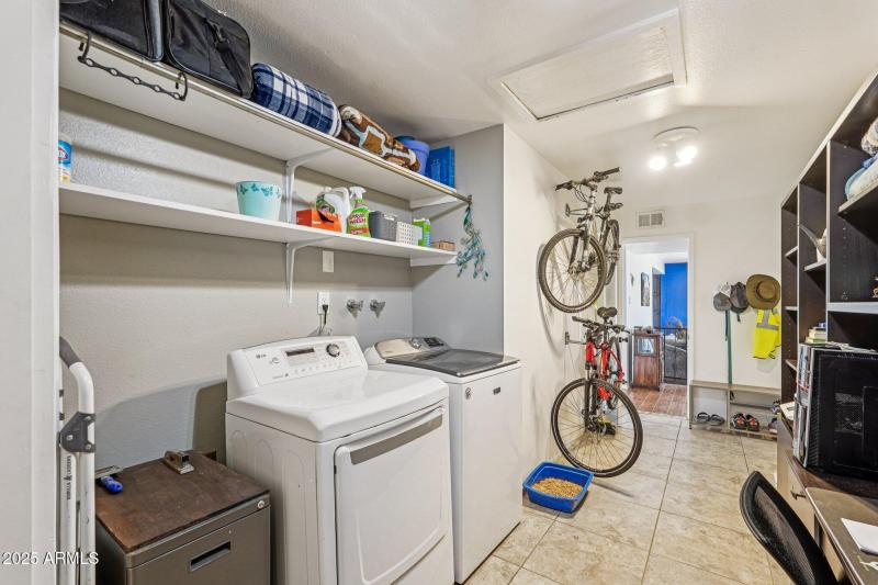 33-web-or-mls-W Caribbean Ln-S0909-033