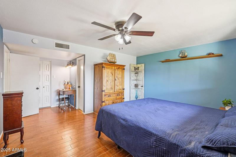 31-web-or-mls-W Caribbean Ln-S0909-031