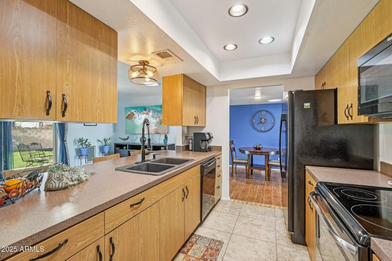 21-web-or-mls-W Caribbean Ln-S0909-021