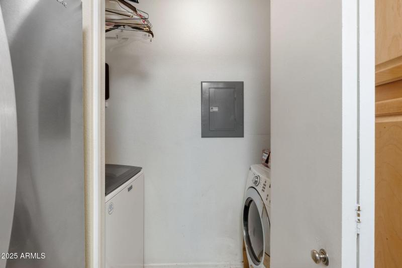 23-web-or-mls-1880-e-morten-ave-221