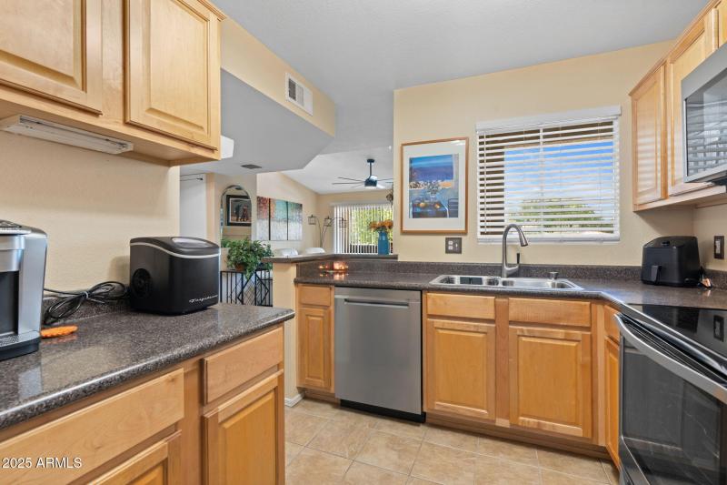 34-web-or-mls-1880-e-morten-ave-221