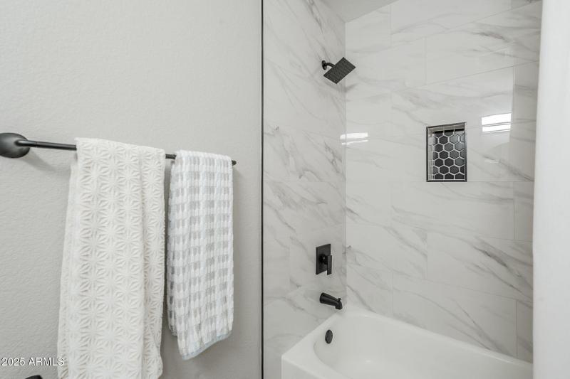 30-web-or-mls-Millbrae-30