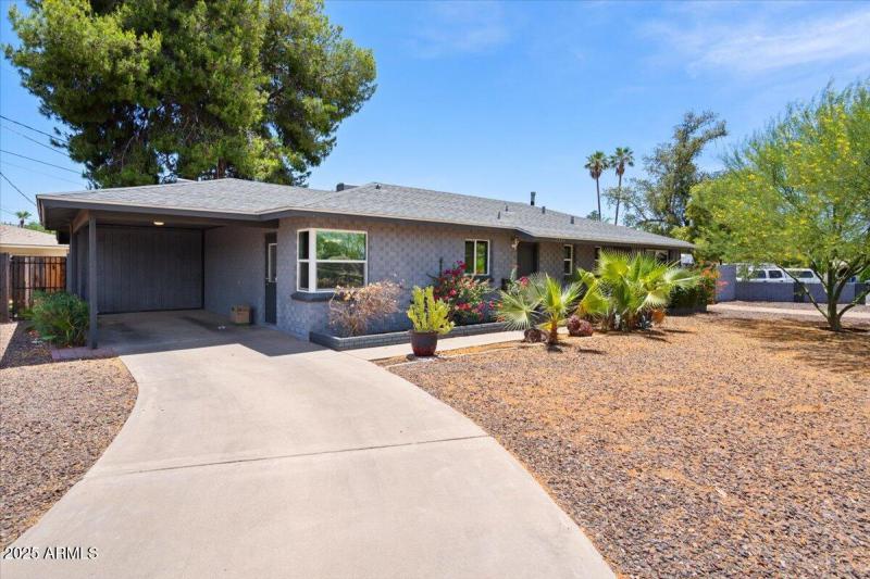 Corner Lot | Extended Driveway