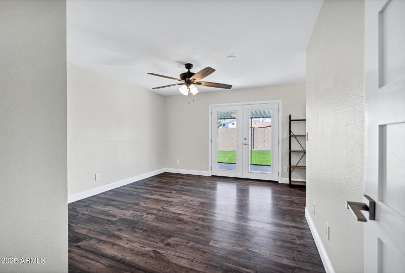 4707 W Annette Cir-23