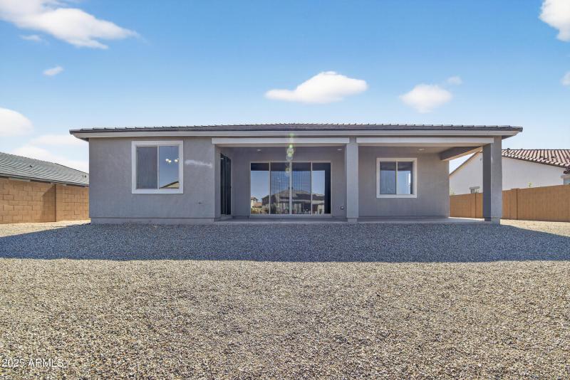 39_039_115_agent_mclake