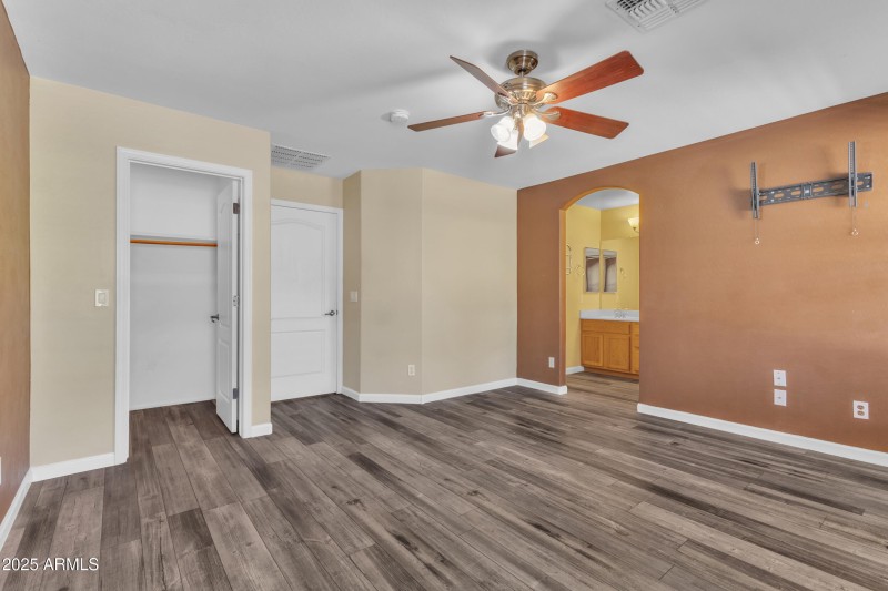 Primary Bed/Bath/WIC