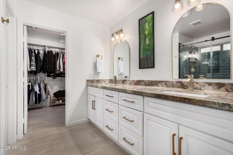 Luxury Dual Vanity Bath