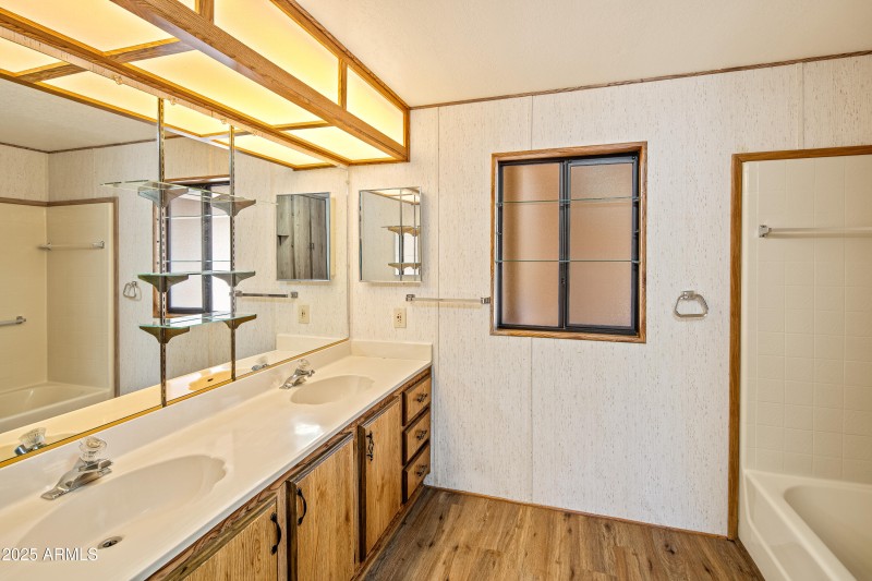 En Suite Bath - View 2