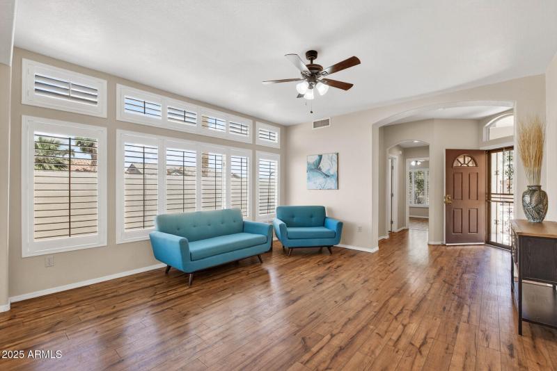 09_21774_N_Limosine9_mls