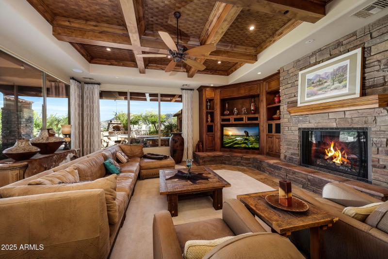 Living Room - Jaw dropping views