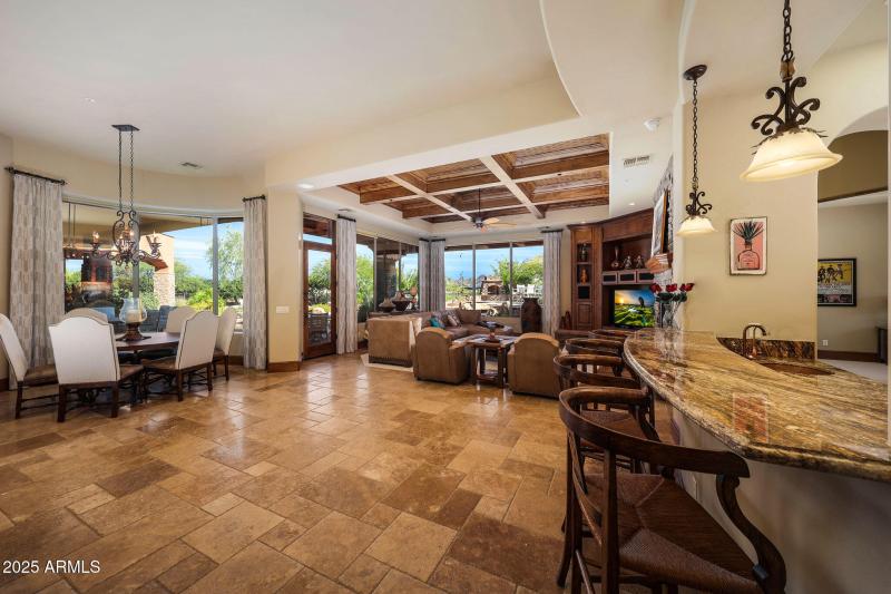 Wet Bar - Spectacular Views