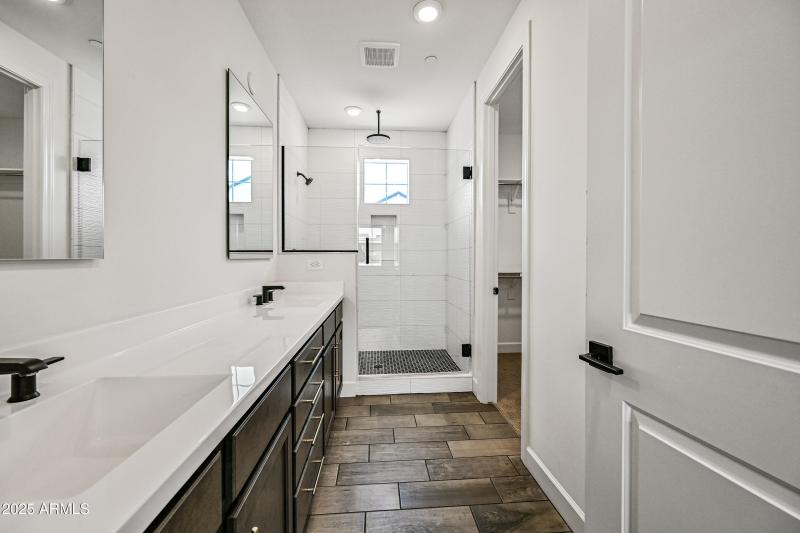 18-11300NCDD1061-ocupix