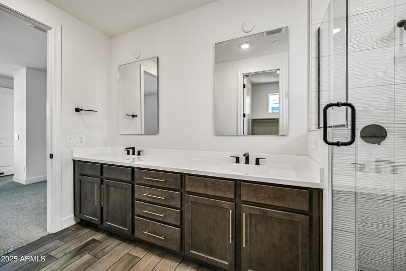 19-11300NCDD1061-ocupix