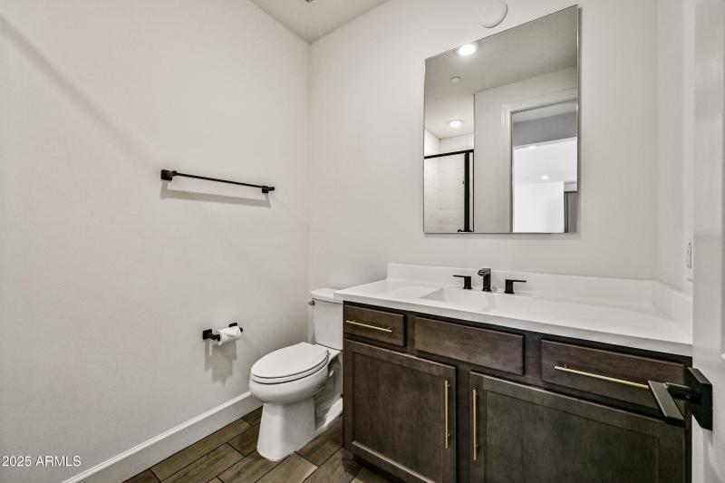 25-11300NCDD1061-ocupix