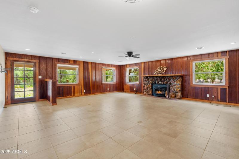 07-Entry to Living Room