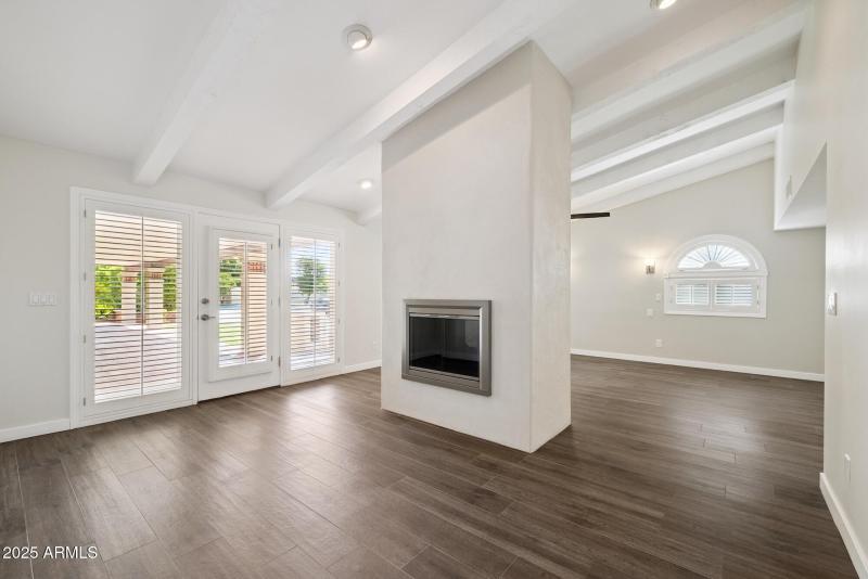 Primary Bedroom/Sitting Room