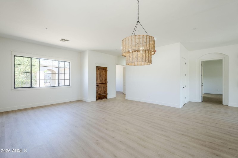 8-web-or-mls- El Lag-8