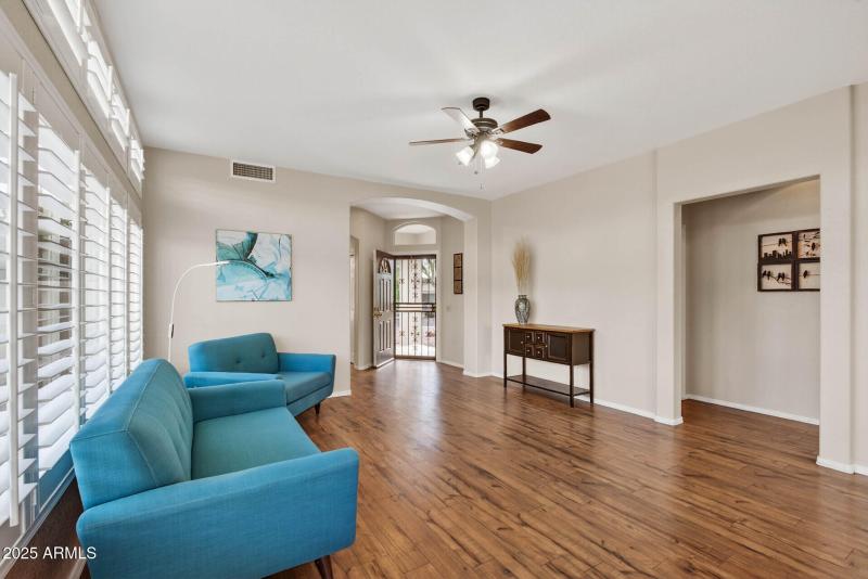 10_21774_N_Limosine10_mls