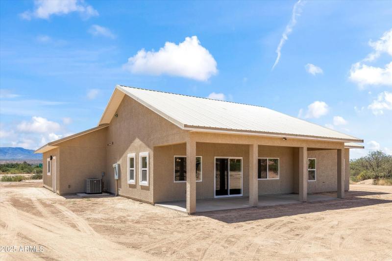 34-Back Patio & Yard