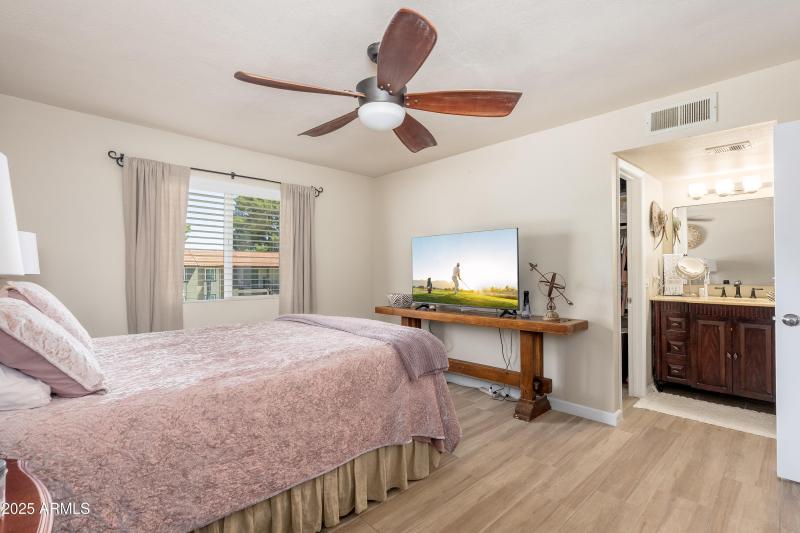 815 E Grovers Ave UNIT 55 - 18