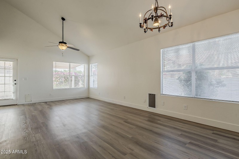 6-web-or-mls-Bradford-6