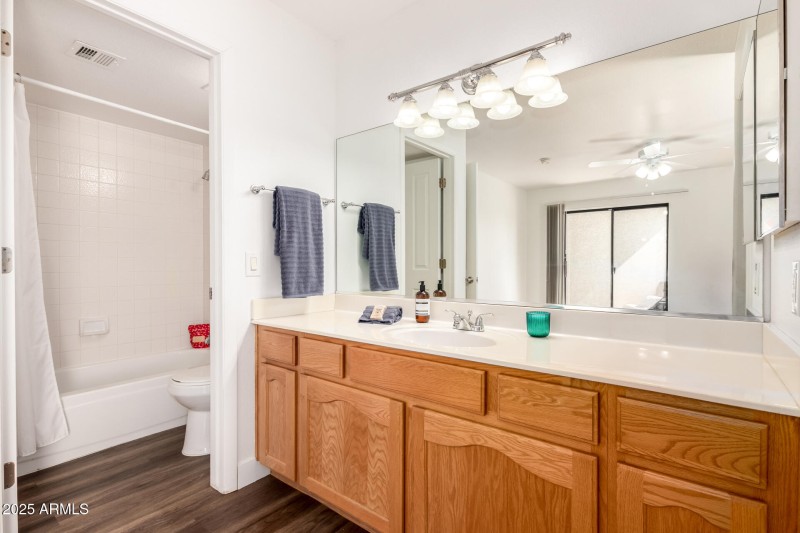 Full Bathrooms