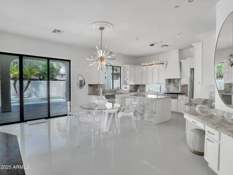 033-5016 E Lucia Drive-33