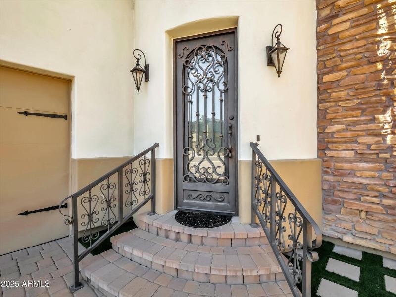 004-5016 E Lucia Drive-4