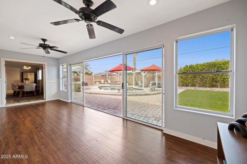 24-web-or-mls-6926-e-culver-st