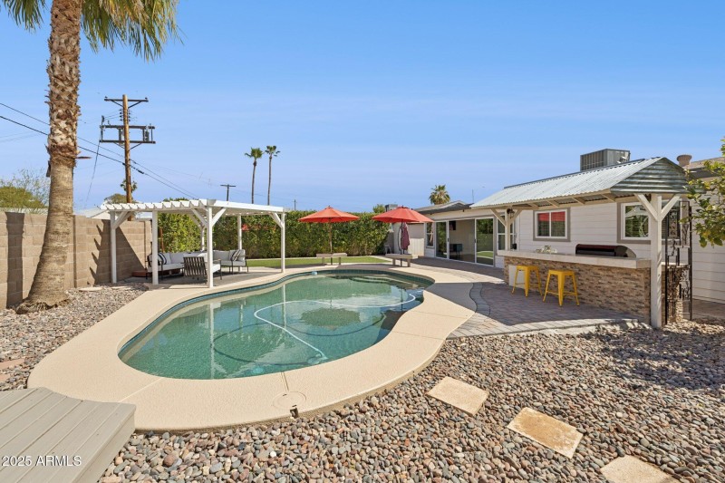 35-web-or-mls-6926-e-culver-st