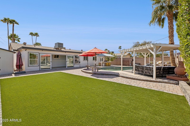 38-web-or-mls-6926-e-culver-st