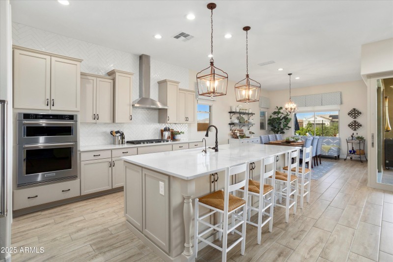 014-27396 W Escuda Dr