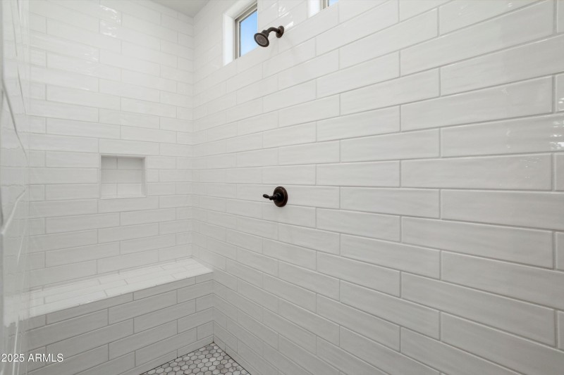 025-27396 W Escuda Dr