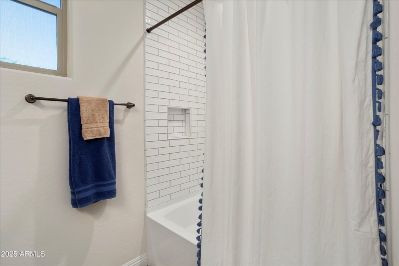 030-27396 W Escuda Dr