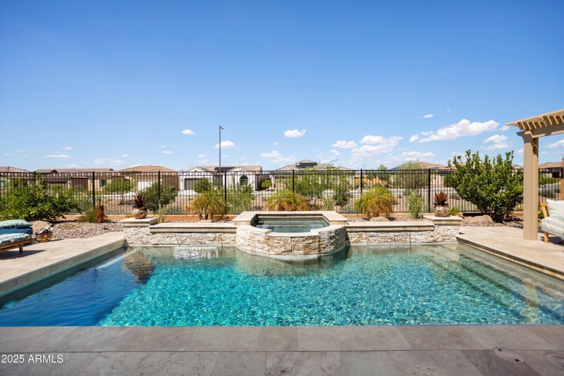 039-27396 W Escuda Dr