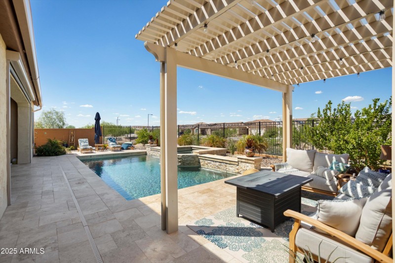 044-27396 W Escuda Dr