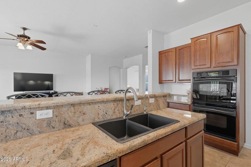 12-web-or-mls-Santa-12