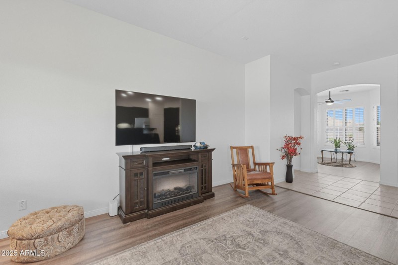 25-web-or-mls-Santa-25