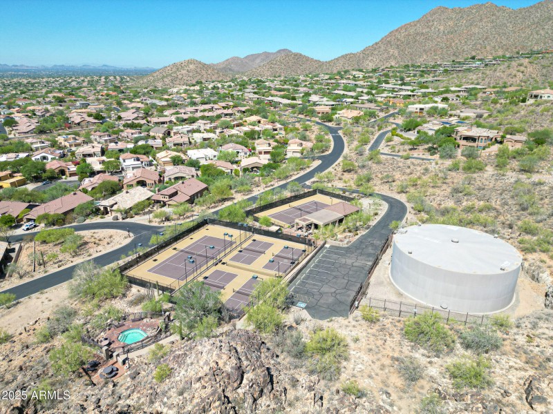 Tennis/Pickle Ball Courts