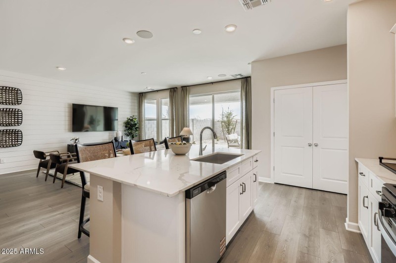 16845 W Spur Dr - Web Quality - 008 - 09