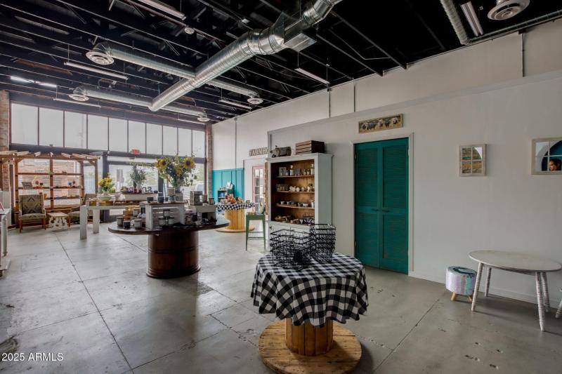 56-web-or-mls-Screws And Sparkles-28