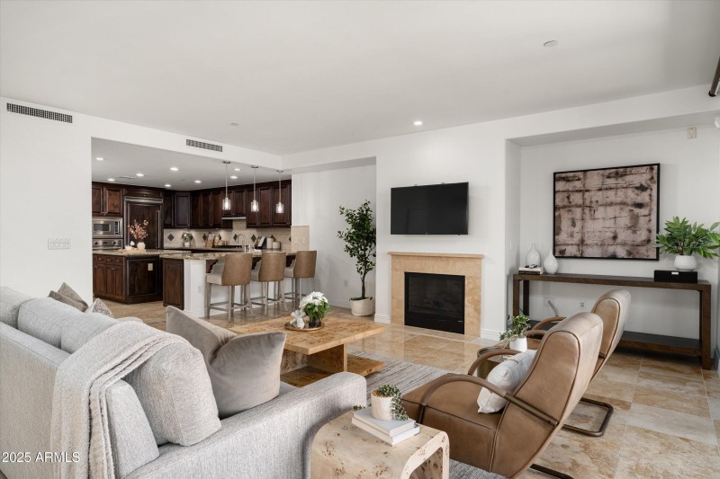 17-7175 E Camelback Rd #510 (17 of 42)