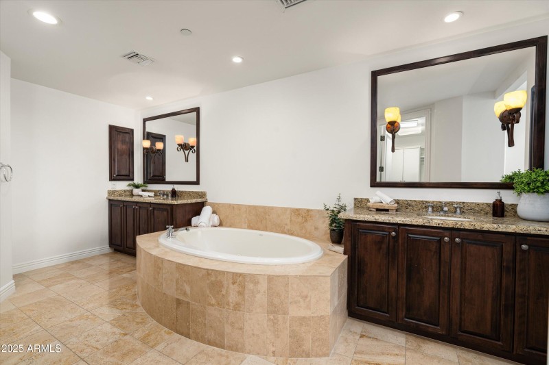 24-7175 E Camelback Rd #510 (24 of 42)